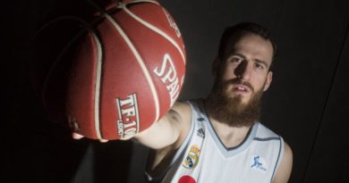 Sergio Rodríguez vistiendo la camiseta del Real Madrid