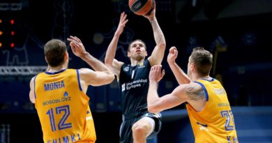 Fabien Causeur penetra canasta Khimki