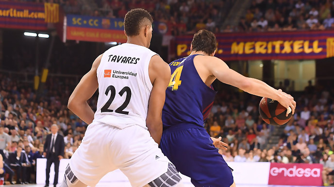 tavares defiende a Ante Tomic tercer partido final liga endesa 2019 24senblanco