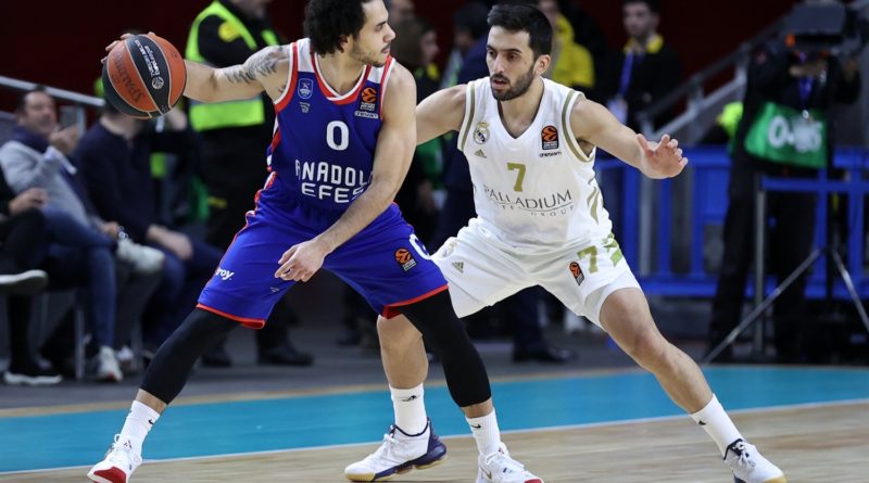 Shane Larkin con Facu Campazzo