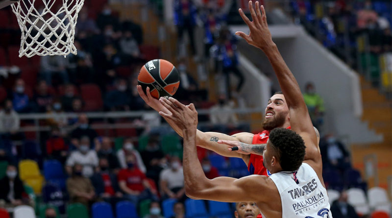 mike james y tavares cska real madrid euroliga 2020-21