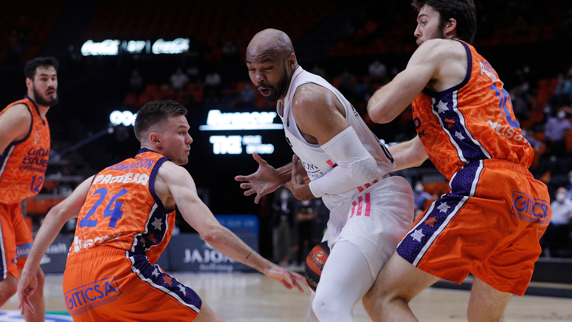 partido Valencia Basket Real Madrid semifinal liga endesa 2020-21 alex tyus 24senblanco