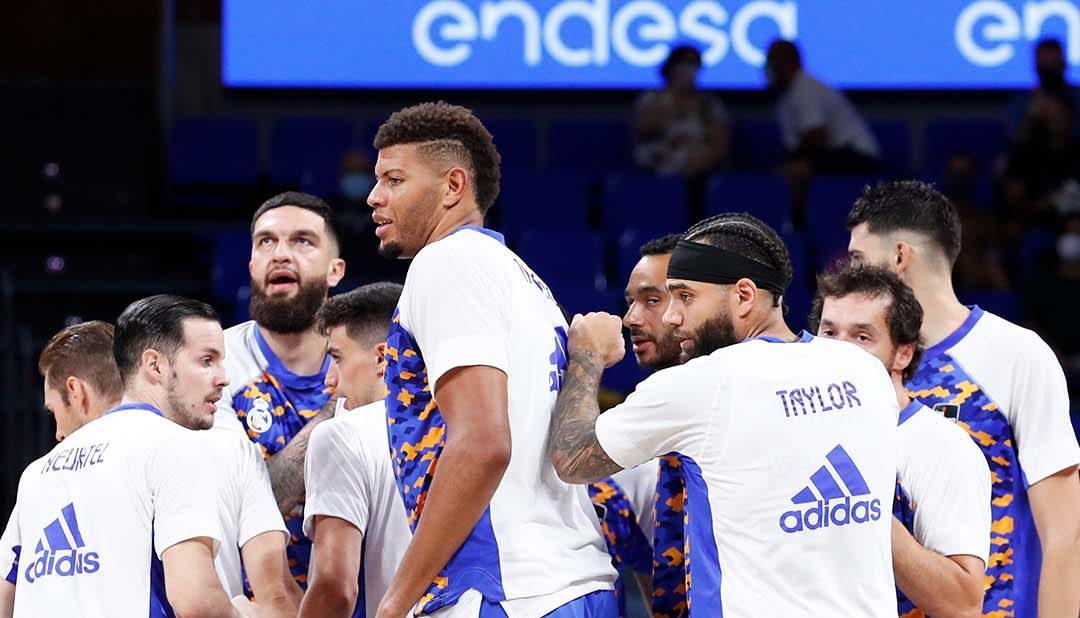 equipo real madrid calentamiento