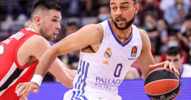 nigel williams-goss y papanikolaou en olympiacos-real madrid euroliga 24senblanco