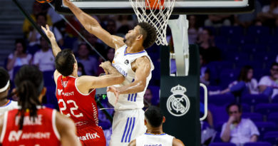 tavares tapón real madrid baxi manresa playoff acb 2021-22 24senblanco