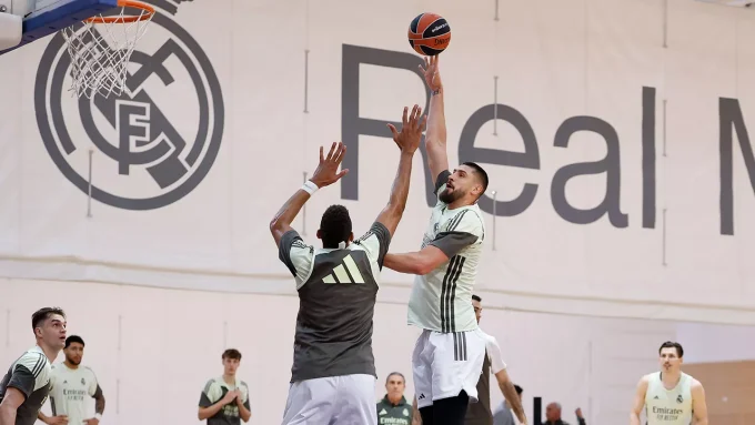 real madrid baloncesto entrenamiento alex len